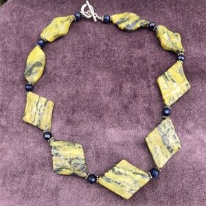 0004 Green Yellow Dendritic Jade Serpentine Necklace Large stones Hademade